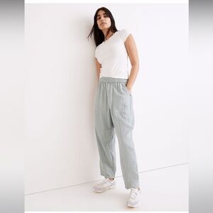 Women’s Madewell Petite light spun Pull on balloon pants, small.